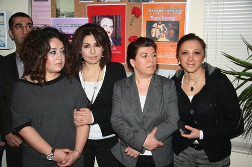 İstanbul Barosu Çalışanları Kemal Türkler Kitaplığı Hizmete Girdi
 - 4