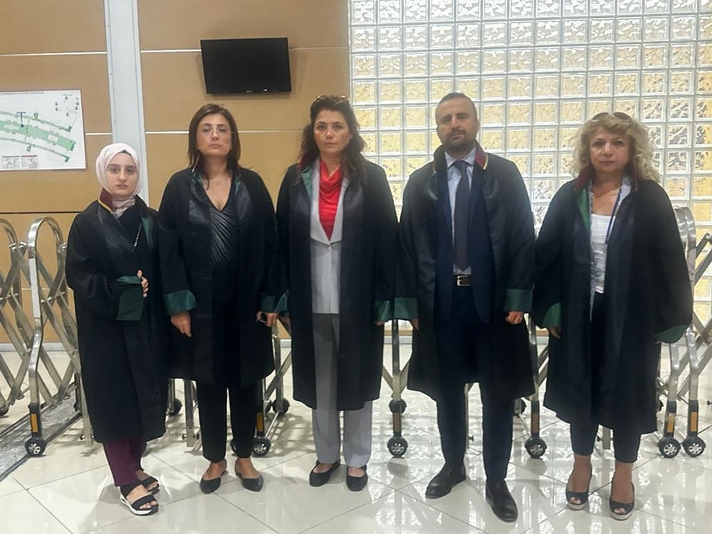 H.K.G.'ye Sahte Yaş Tespit Raporu Davasında Tutuklu Sanık Tahliye Edildi Duruşma 16 Ocak’a Ertelendi - 1