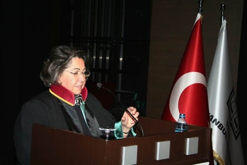 İstanbul Barosu Olağanüstü Genel Kurul Kararı: ‘Başkan Ve Yönetim Kurulu Görevinin Başındadır. İrademize Sahip Çıkıyoruz”

 - 44