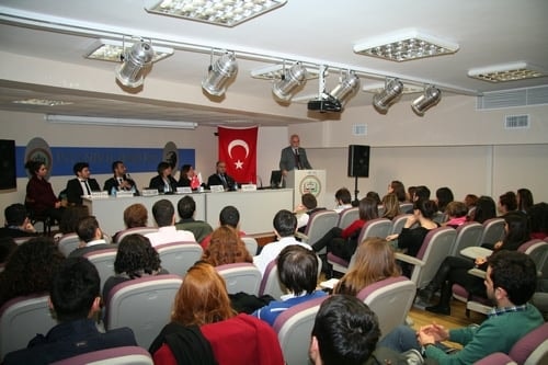 Avukatlar, Kurtçuklardan Muhteşem Kelebekler Yapmayı Becerenlerdir

 - 23