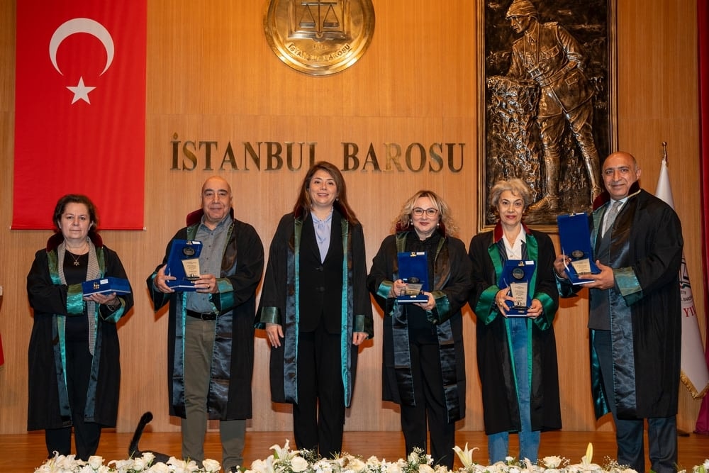 Meslekte 25, 30 ve 35 Yılını Dolduran Meslektaşlarımıza Plaket Verildi - 100