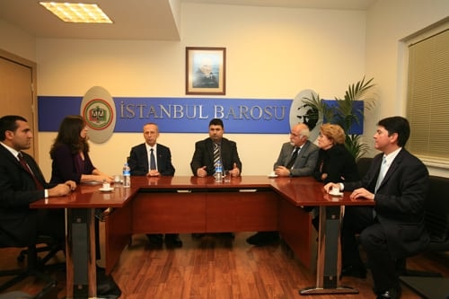 Irak Hukukçular Birliği Başkanı Istanbul Barosunu Ziyaret Etti
 - 2