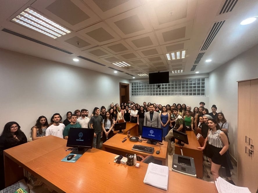 İstanbul Barosu Başkanı Av. Filiz Saraç, Hukuk Fakültesi Öğrencileriyle Buluştu - 1