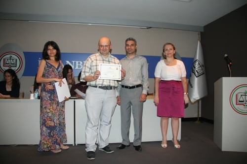 25. Dönem Hukuk İngilizcesi Ve Terminolojisi Derslerini Tamamlayanlara Katılım Belgeleri Verildi
 - 15