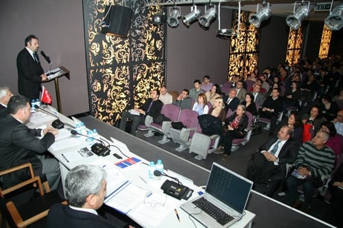 Uluslararası Ödeme Aracı Olan Çekin Ceza Yasası Kapsamına Alınması Eleştirildi

 - 4