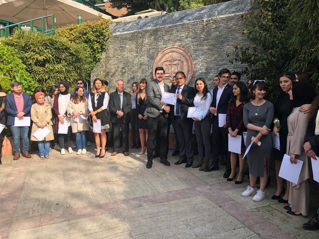 41. Dönem Hukuk İngilizcesi ve Terminoloji Derslerine Katılanlara Törenle Belgeleri Verildi - 6