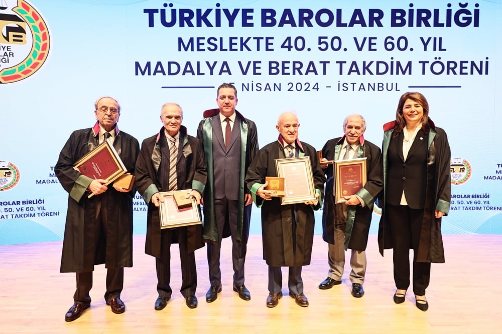 Meslekte 40, 50 ve 60 Yılını Dolduran Meslektaşlarımıza Plaket Verildi - 50