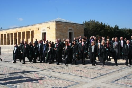 İstanbul Barosu Heyeti Anıtkabir’De Ata’Nın Huzurunda

 - 9