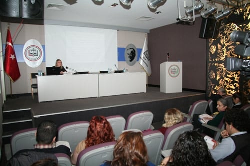 “Kadın Hakları Ve Aile İçi Şiddet” Konulu Sertifika Programı

 - 46