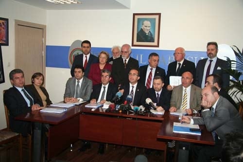 Milletvekillerinden Baroya Destek

 - 8