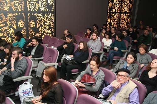 İstanbul Barosu Dış İlişkiler Merkezi Tarafından Düzenlenen
“Sınırlar Ve Sığınmacılar: Bir Suriye Örneği “ Konulu Toplantı Yapıldı - 41