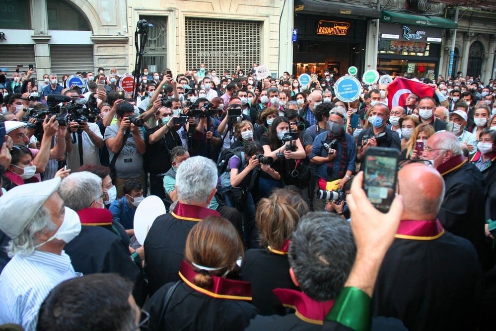 Biz Bu Ülkeyi Hukuk Devleti Yapmak İçin Varız - 10