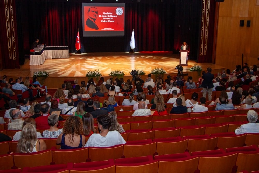 Meslekte 25, 30 ve 35 Yılını Dolduran Meslektaşlarımıza Plaket Verildi - 33
