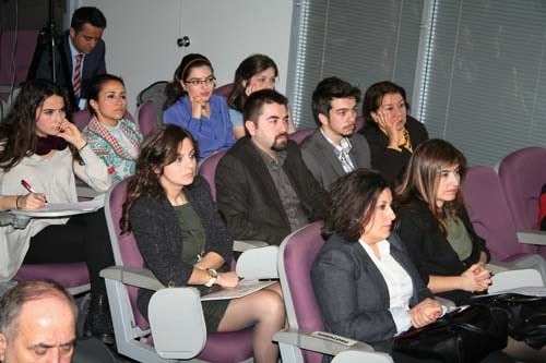 İstanbul Barosu Dış İlişkiler Merkezi Tarafından Düzenlenen
“Sınırlar Ve Sığınmacılar: Bir Suriye Örneği “ Konulu Toplantı Yapıldı - 56