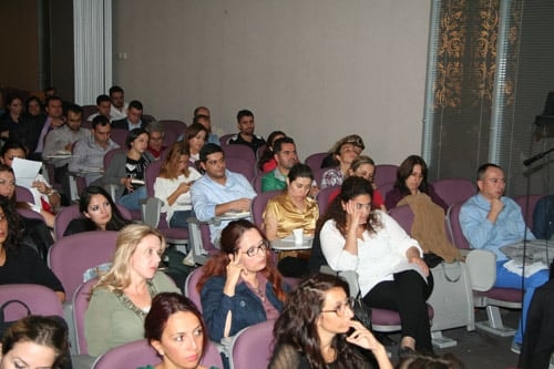 Kadın Hakları Ve Aile İçi Şiddet Konulu Sertifika Programı Devam Ediyor

 - 64