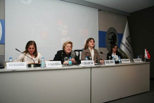 Kadına Şiddet Durmak Bilmiyor

 - 104