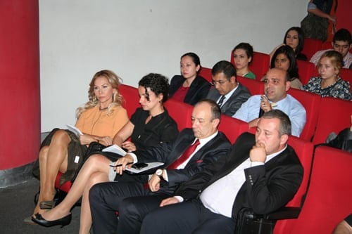 İnternet Yasası Taslağı Tartışıldı 
 - 11