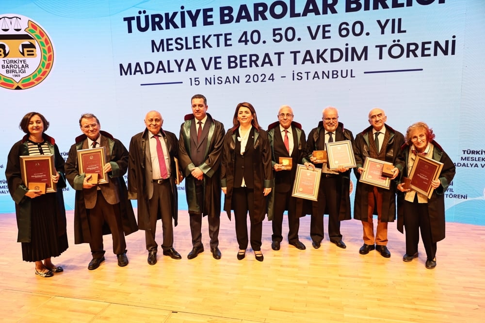 Meslekte 40, 50 ve 60 Yılını Dolduran Meslektaşlarımıza Plaket Verildi - 186