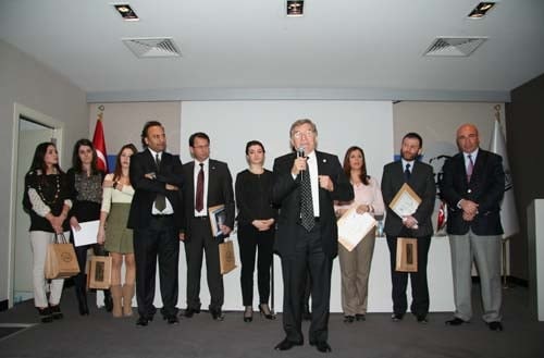 İstanbul Barosu Dış İlişkiler Merkezi Tarafından Düzenlenen
“Sınırlar Ve Sığınmacılar: Bir Suriye Örneği “ Konulu Toplantı Yapıldı - 107