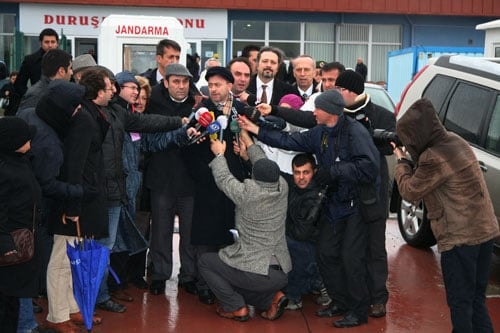 İstanbul Barosu Başkan Ve Yönetim Kurulu Üyeleri
Balyoz Davasına Gözlemci Olarak Katıldı - 5