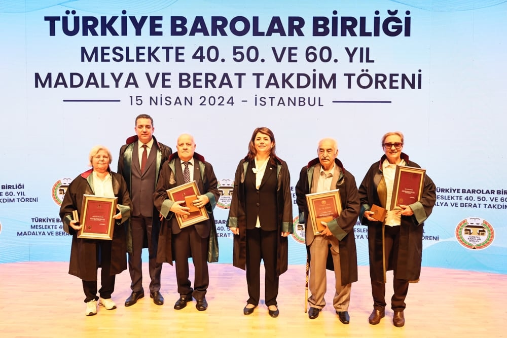 Meslekte 40, 50 ve 60 Yılını Dolduran Meslektaşlarımıza Plaket Verildi - 333