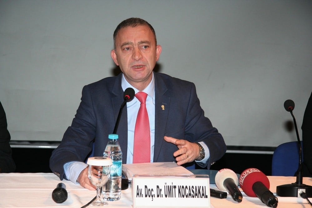 Hukuksal Gerçeklikler Bağlamında Anayasa Değişikliği - 33