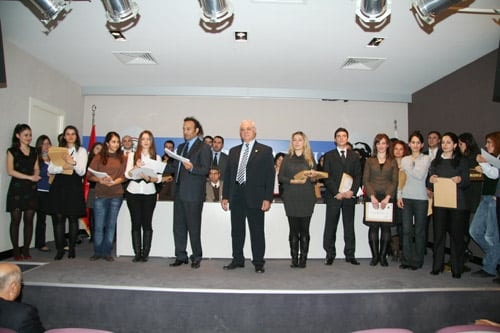 16. Dönem İngilizce Derslerine Katılanlara Katılım Belgeleri Verildi - 19