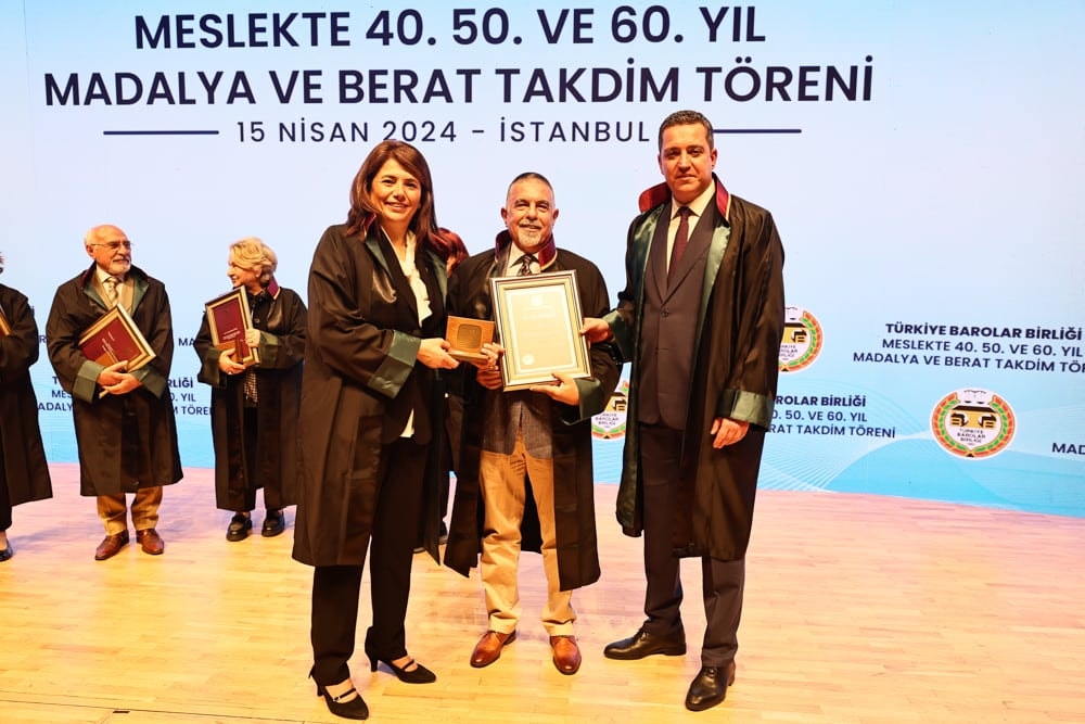 Meslekte 40, 50 ve 60 Yılını Dolduran Meslektaşlarımıza Plaket Verildi - 232
