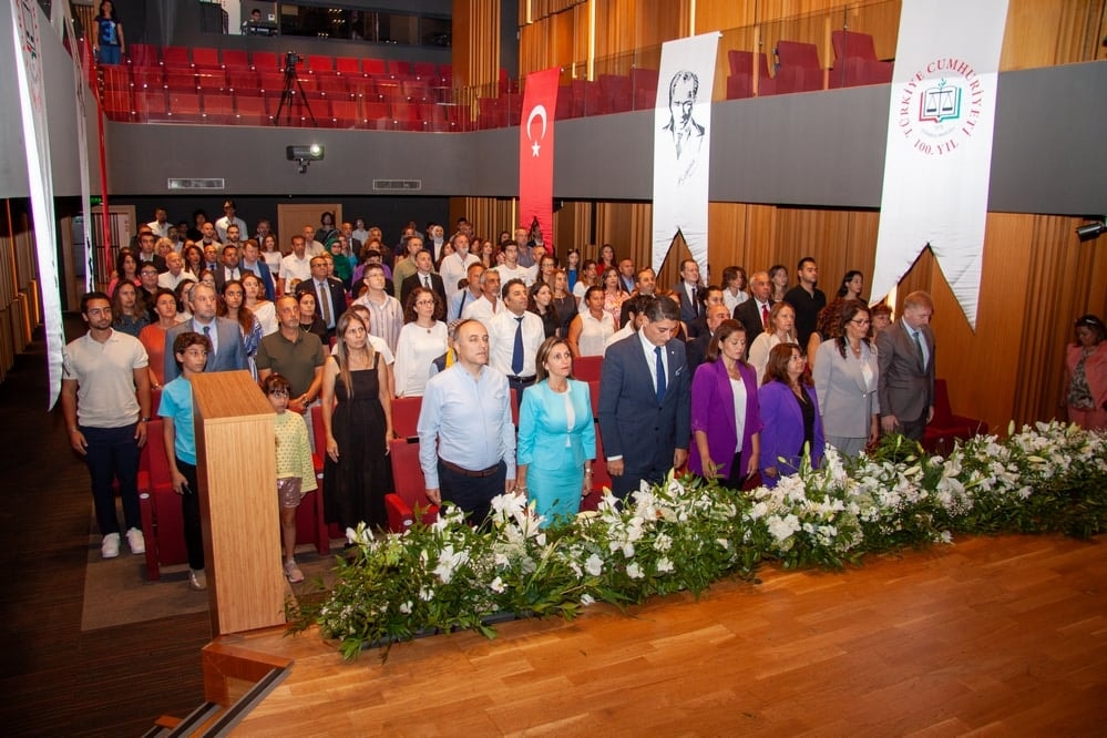 Meslekte 25, 30 ve 35 Yılını Dolduran Meslektaşlarımıza Plaket Verildi - 100