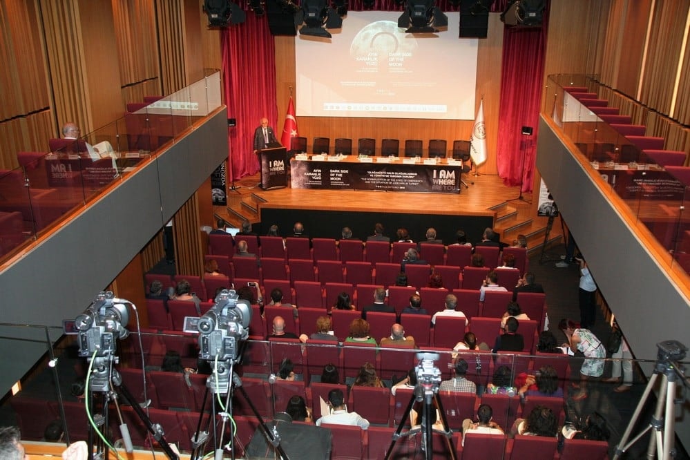 Uluslararası Konferans: ‘Ayın Karanlık Yüzü’ - 23