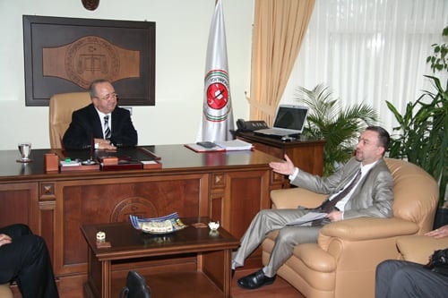 Avukatların Çalışma Olanaklarının Geliştirilmesi İçin Baromuzun Girişimleri Devam Ediyor

 - 4