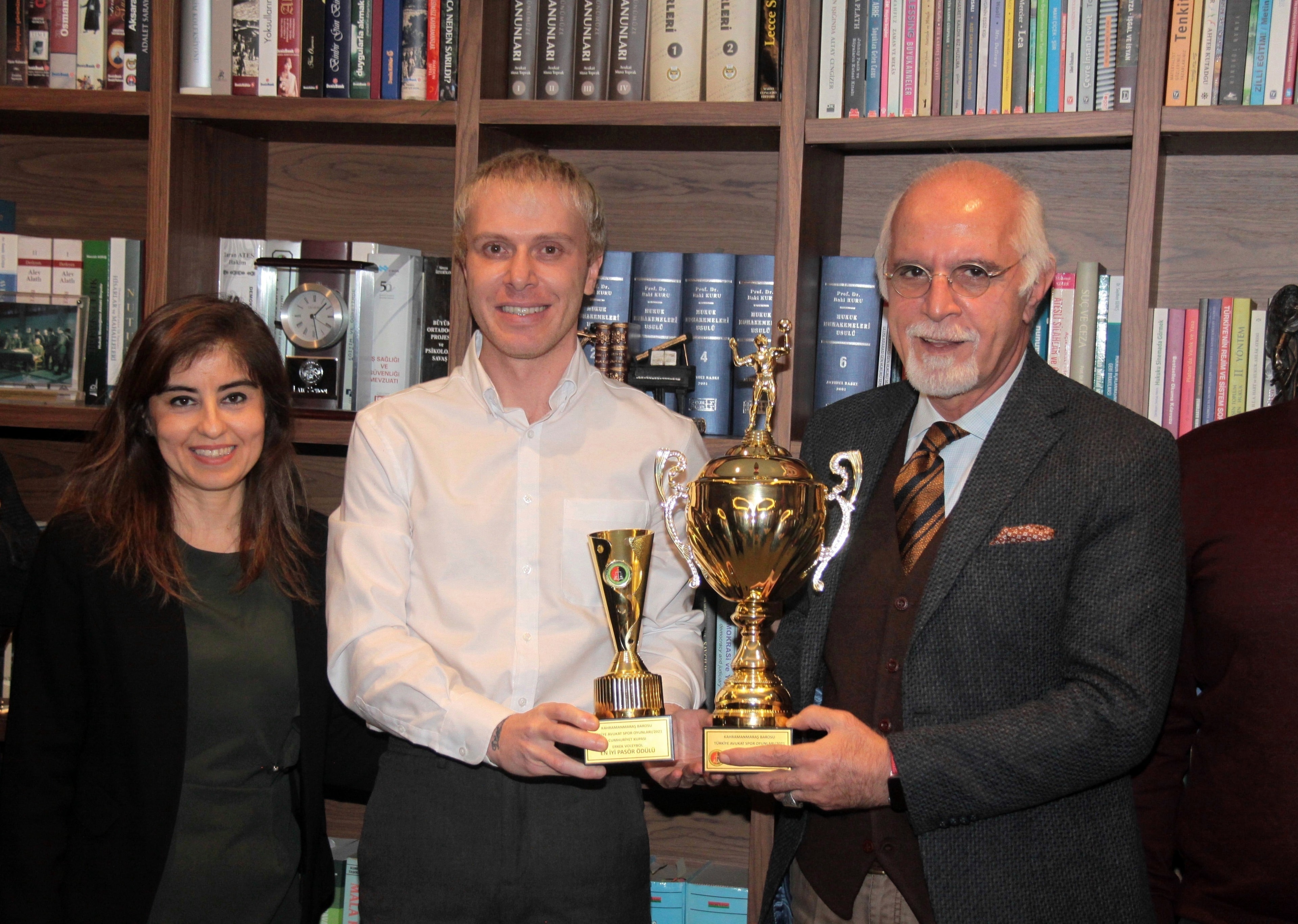 İstanbul Barosu Turkuaz Erkek Voleybol Takımımız Şampiyon - 2