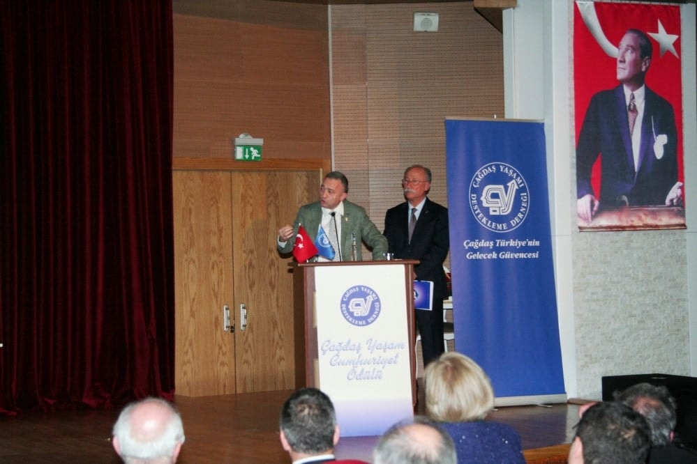 Çağdaş Yaşam Cumhuriyet Ödülü Ümit Kocasakal’a Verildi - 93