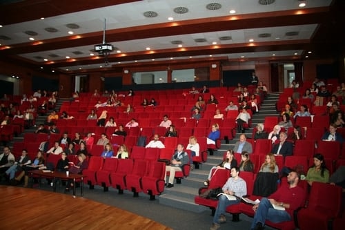 Kadın Hakları Ve Aile İçi Şiddet Konulu Sertifika Programı Devam Ediyor

 - 1