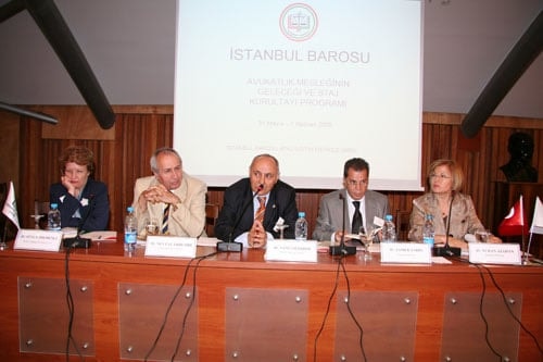 Sem Kurultayında
Avukatlık Mesleğinin Geleceği Ve Staj
Konusu Tartışıldı - 23