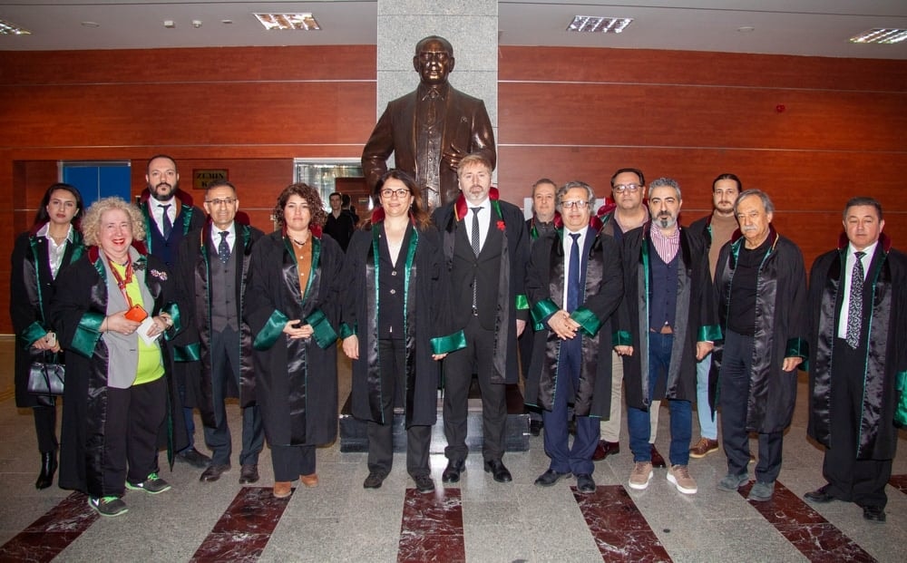 Adliyelerde Meslektaşlarımızın 5 Nisan Avukatlar Günü'nü Kutladık - 1