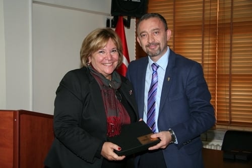 Baro Yönetiminden Ayrılanlara Anı Plaketi Verildi  

 - 30