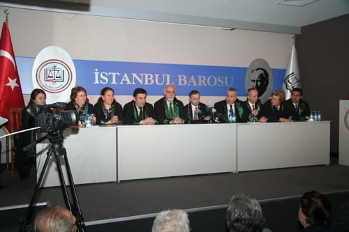 Baroya Karşı Hukuksuzlukların, Sindirme Ve Yıldırma Girişimlerinin Yoğunlaşması Üzerine İstanbul Barosu Yönetim Kurulu Olağanüstü Genel Kurul Kararı Aldı
 - 12