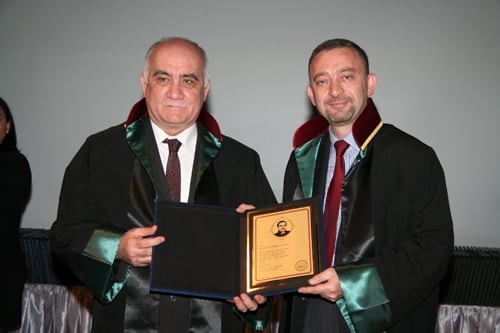 Mesleklerinde 25, 30, 35 Yılını Dolduran Toplam 693 Meslektaşımıza Plaket Verildi
 - 25