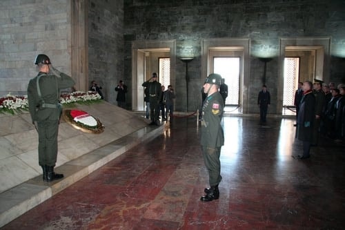İstanbul Barosu Heyeti Anıtkabir’De Ata’Nın Huzurunda

 - 34