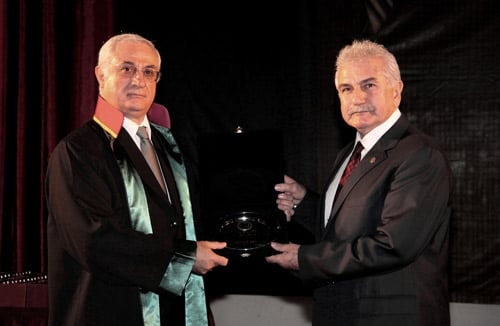 İstanbul Barosu 132. Kuruluş Yıldönümü Ve 
5 Nisan Avukatlar Günü
Etkinliklerle Kutlanmaya Başlandı - 25