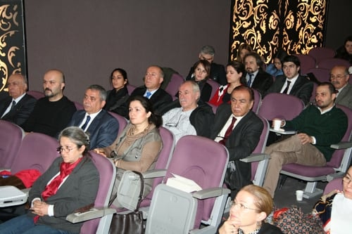 Avukata Yönelik Baskı Vatandaşa Yapılmış Sayılır

 - 13