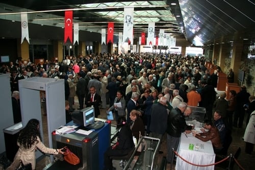 Ümit Kocasakal İstanbul Barosu Başkanlığına Yeniden Seçildi 

 - 212