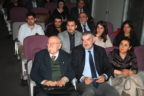 27. Dönem Hukuk İngilizcesi Ve Terminolojisi Derslerini Tamamlayan Avukat Ve Stajyer Avukatlara Katılım Belgeleri Verildi - 15