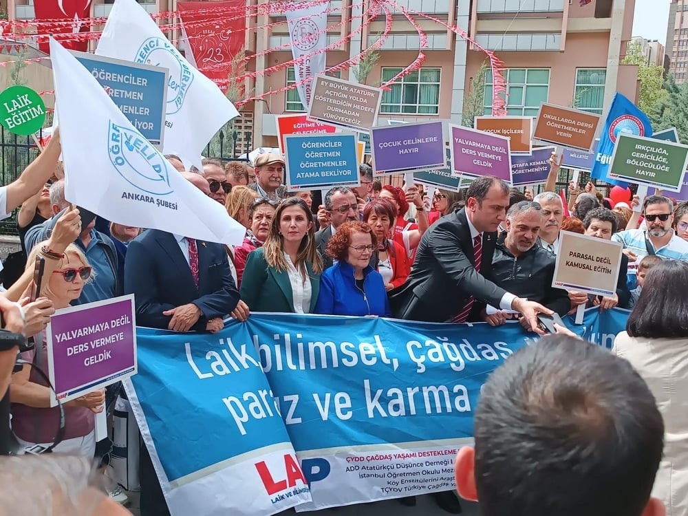 23 Nisan Ulusal Egemenlik ve Çocuk Bayramında Önce Çocuk Hakkı Demek İçin Ankaradaydık - 3