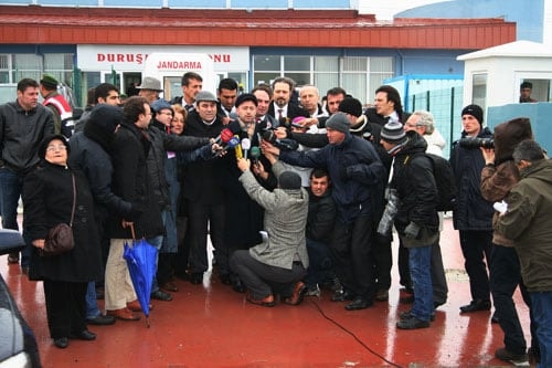 İstanbul Barosu Başkan Ve Yönetim Kurulu Üyeleri
Balyoz Davasına Gözlemci Olarak Katıldı - 7