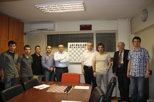 İleri Seviye Satranç Dersleri Devam Ediyor
 - 1