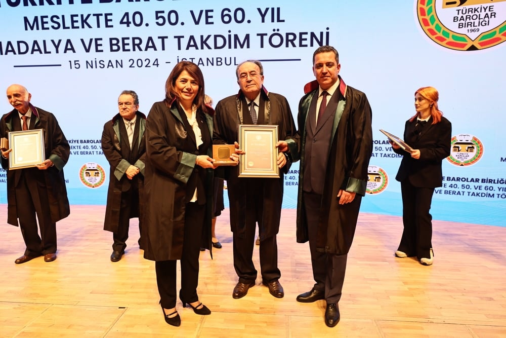 Meslekte 40, 50 ve 60 Yılını Dolduran Meslektaşlarımıza Plaket Verildi - 236