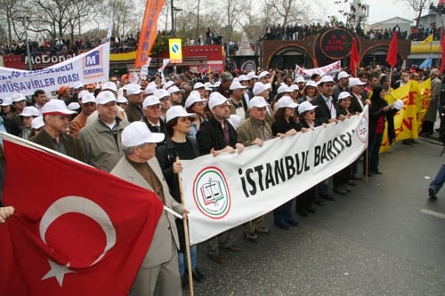 1 Mayıs Coşkuyla Kutlandı

 - 32