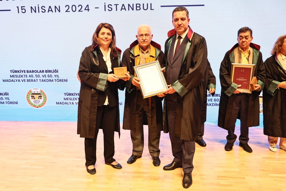 Meslekte 40, 50 ve 60 Yılını Dolduran Meslektaşlarımıza Plaket Verildi - 316